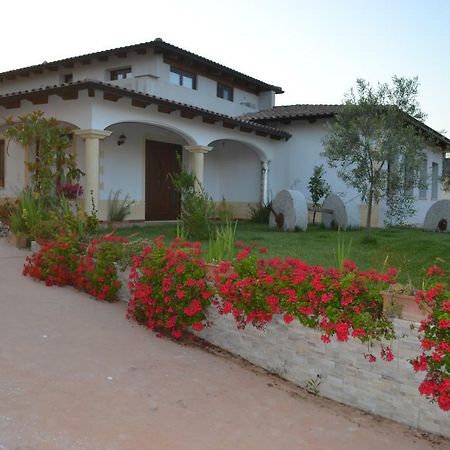 リオーラ・サルド I Giganti Bed & Breakfast エクステリア 写真